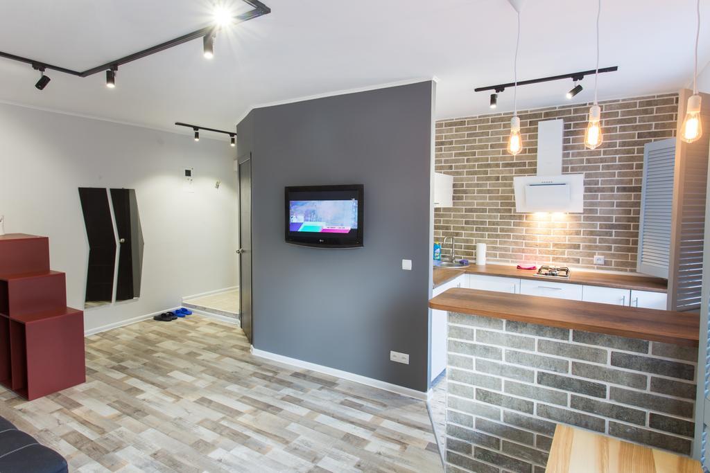 Loft Apartment Near Botanical Garden คาร์คิฟ ภายนอก รูปภาพ