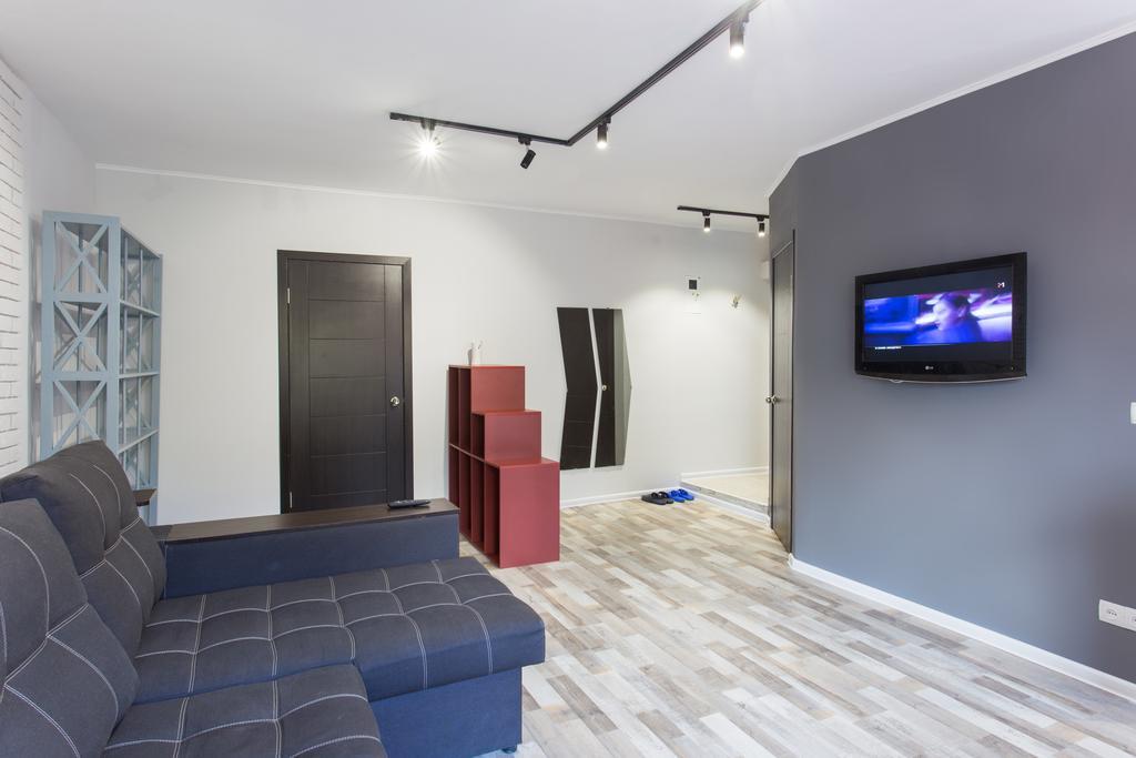 Loft Apartment Near Botanical Garden คาร์คิฟ ภายนอก รูปภาพ